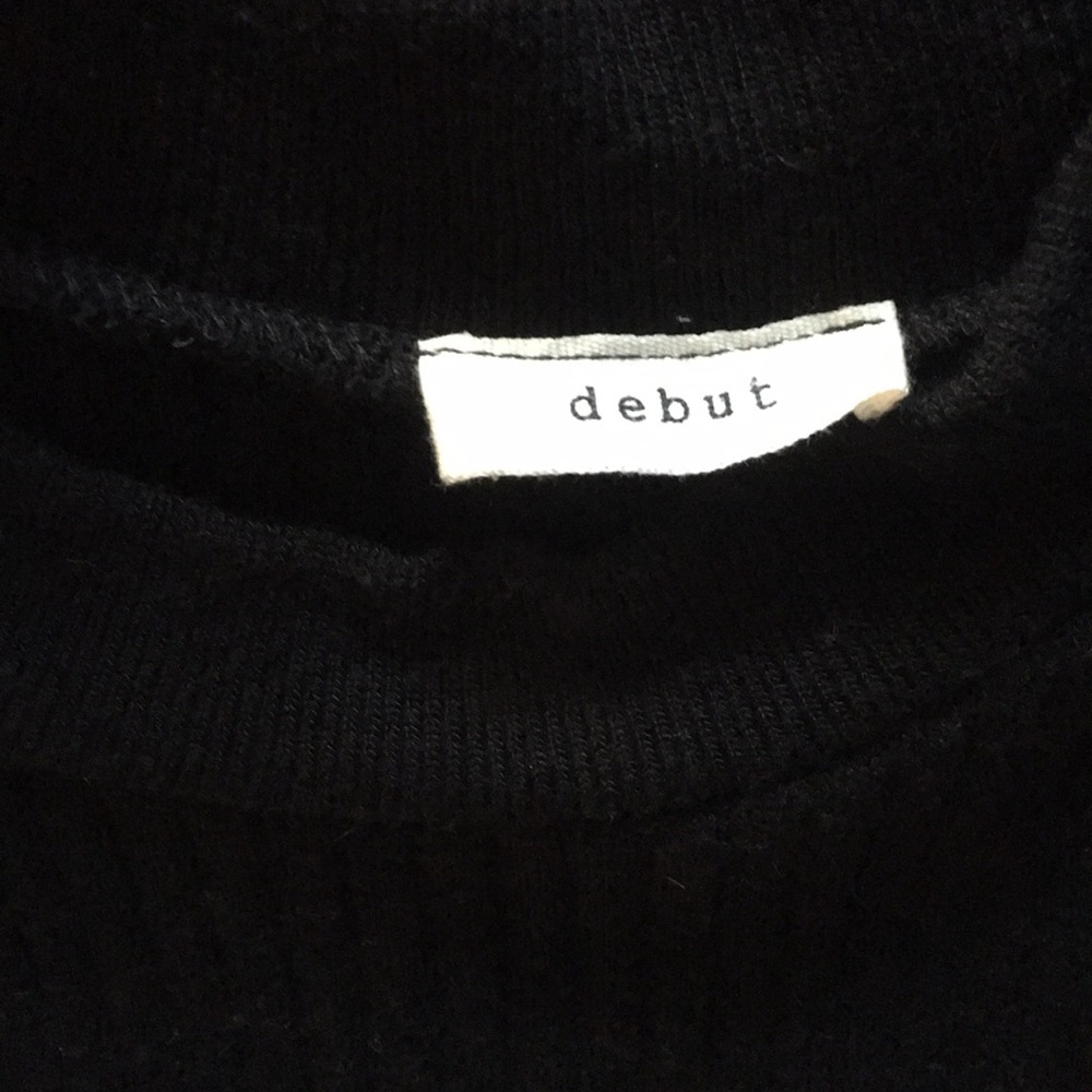SOLDMock Neck Sleeveless Crop Top - Picture 4 of 7